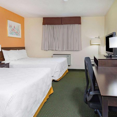Travelodge By Wyndham Bracebridge Dış mekan fotoğraf