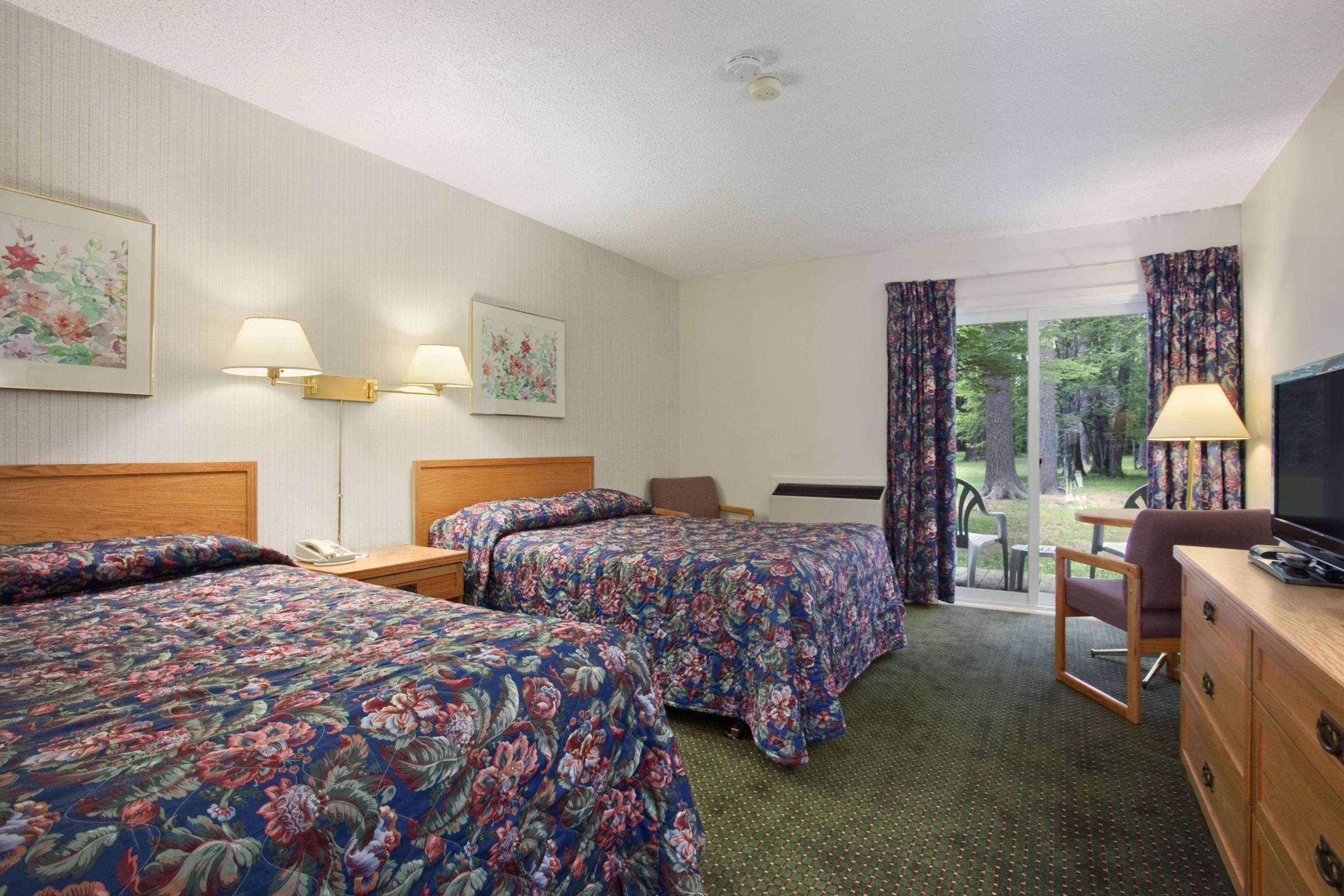 Travelodge By Wyndham Bracebridge Dış mekan fotoğraf