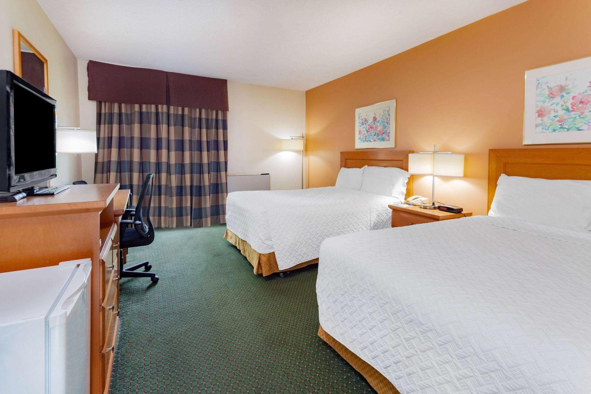 Travelodge By Wyndham Bracebridge Dış mekan fotoğraf